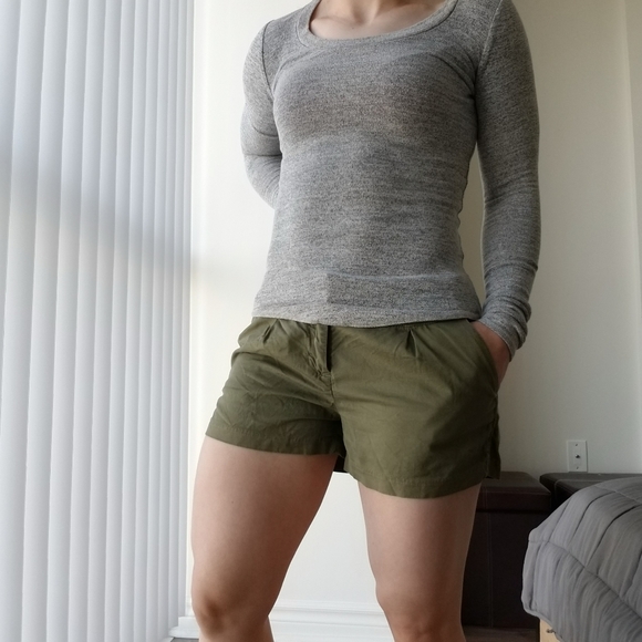 2/$25 Zara Trafaluc army green shorts size 4 - Picture 4 of 16